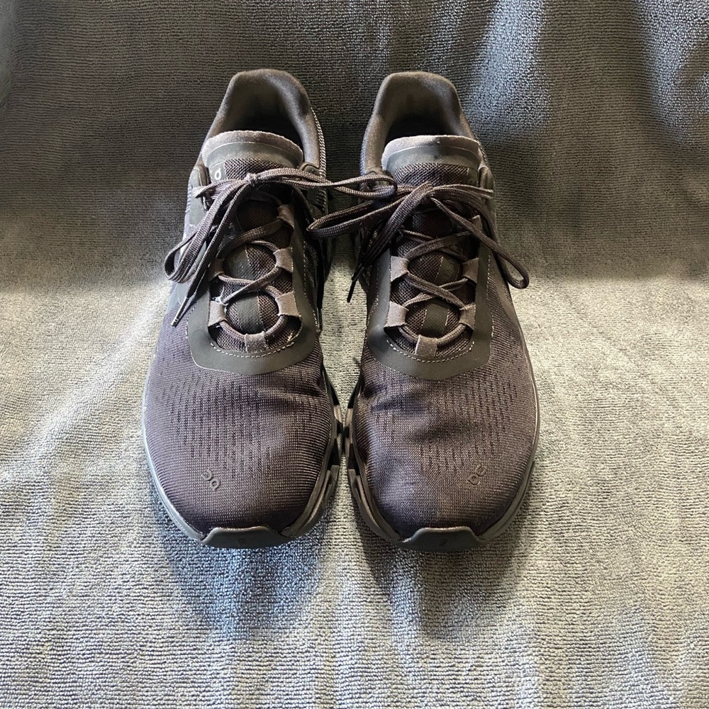 On Running Cloudtec Black Athletic Shoes - Picture 2 of 3